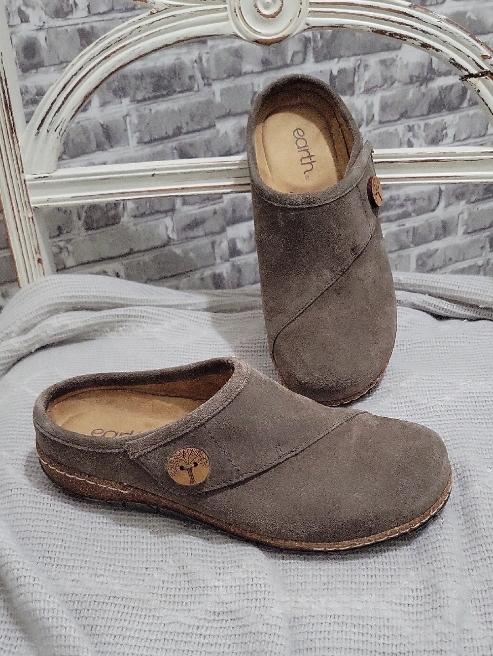 Earth Origins Ezra Gray Brown Round Toe Casual Slip-on Clogs Womens sizes 8M